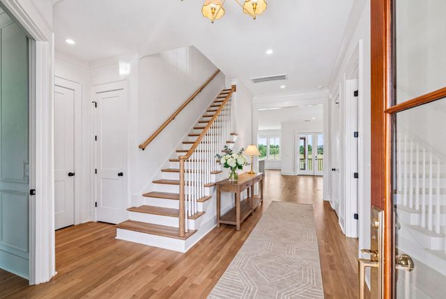 813 Harbour Watch Court, Mount Pleasant, SC 29464