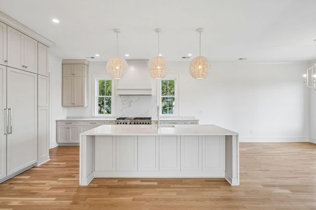 813 Harbour Watch Court, Mount Pleasant, SC 29464