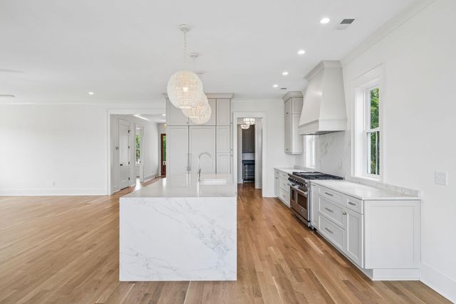 813 Harbour Watch Court, Mount Pleasant, SC 29464