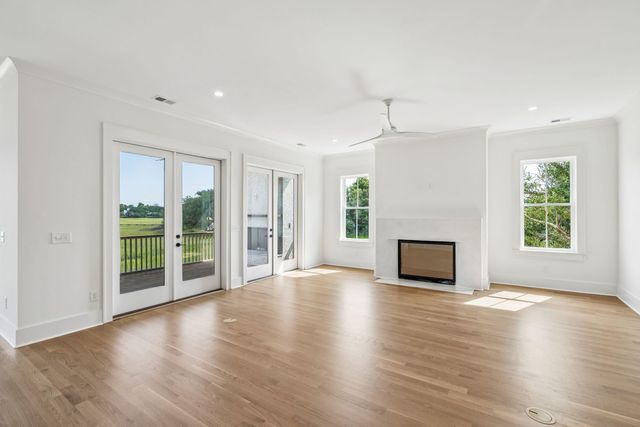 813 Harbour Watch Court, Mount Pleasant, SC 29464