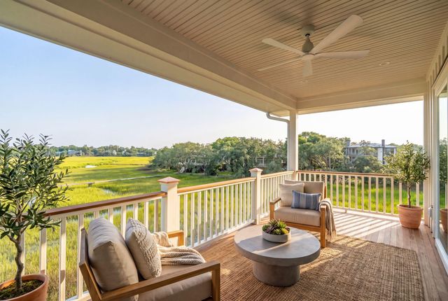 813 Harbour Watch Court, Mount Pleasant, SC 29464