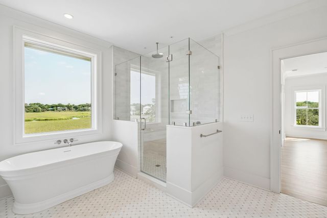813 Harbour Watch Court, Mount Pleasant, SC 29464