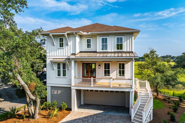 813 Harbour Watch Court, Mount Pleasant, SC 29464