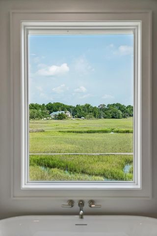 813 Harbour Watch Court, Mount Pleasant, SC 29464