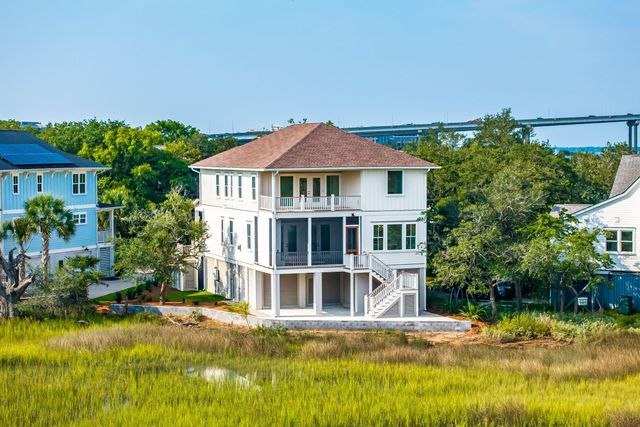 813 Harbour Watch Court, Mount Pleasant, SC 29464
