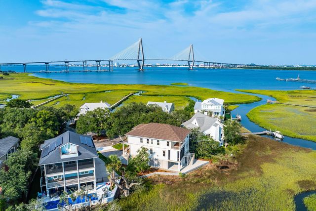 813 Harbour Watch Court, Mount Pleasant, SC 29464
