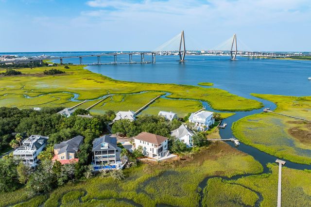 813 Harbour Watch Court, Mount Pleasant, SC 29464