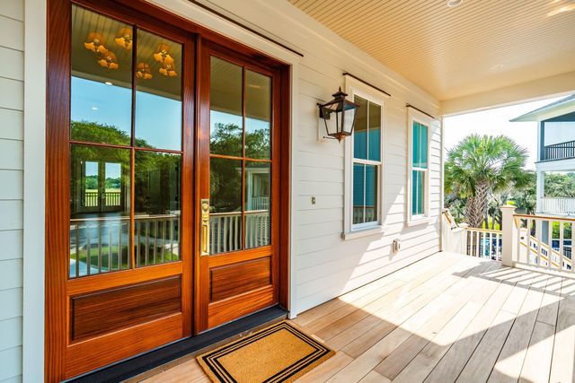 813 Harbour Watch Court, Mount Pleasant, SC 29464