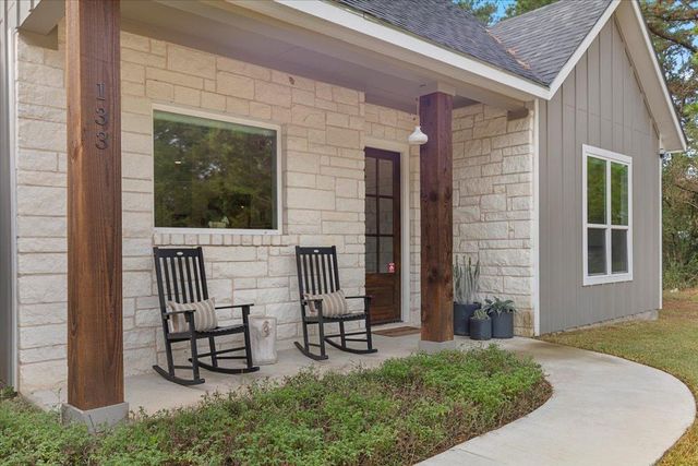 133 Lake Point WAY, Bastrop, TX 78602