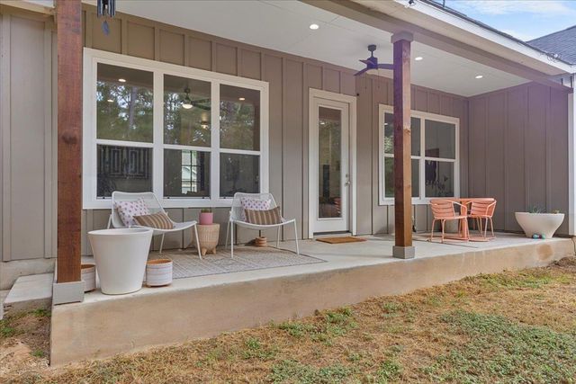 133 Lake Point WAY, Bastrop, TX 78602