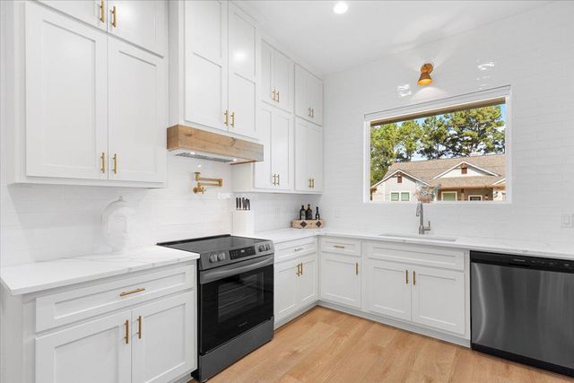 133 Lake Point WAY, Bastrop, TX 78602