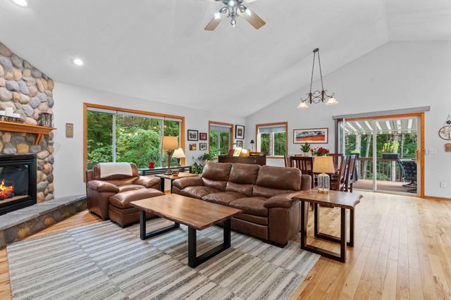 4989 355th Street, North Branch, MN 55056