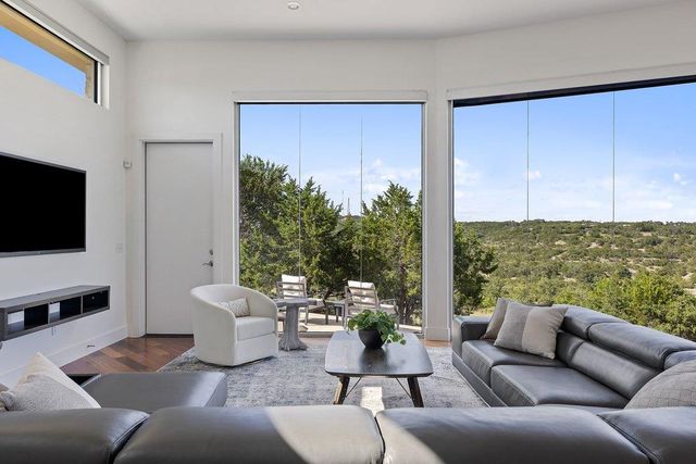 360 Stacey Ann CV, Dripping Springs, TX 78620