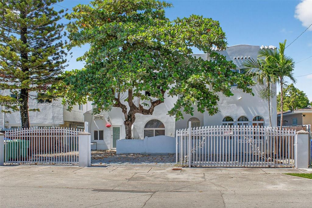 1680 NW 22nd Ct, Miami, FL 33125