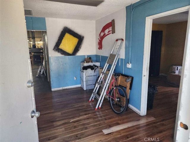 3635 S San Pedro Street, Los Angeles, CA 90011