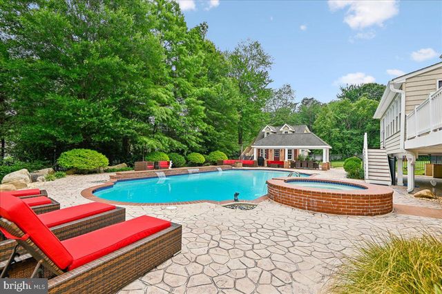 11 WALTERS WAY, Pasadena, MD 21122