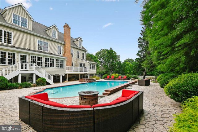 11 WALTERS WAY, Pasadena, MD 21122