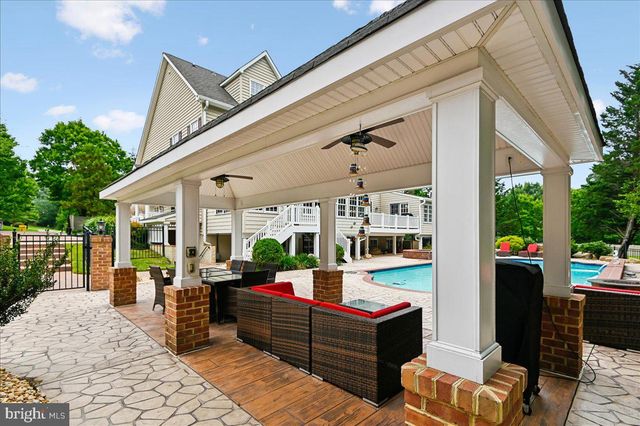 11 WALTERS WAY, Pasadena, MD 21122