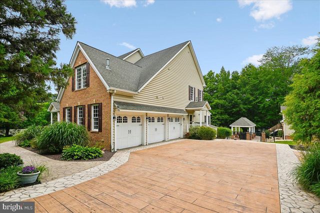 11 WALTERS WAY, Pasadena, MD 21122