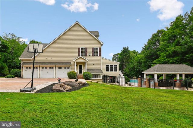 11 WALTERS WAY, Pasadena, MD 21122
