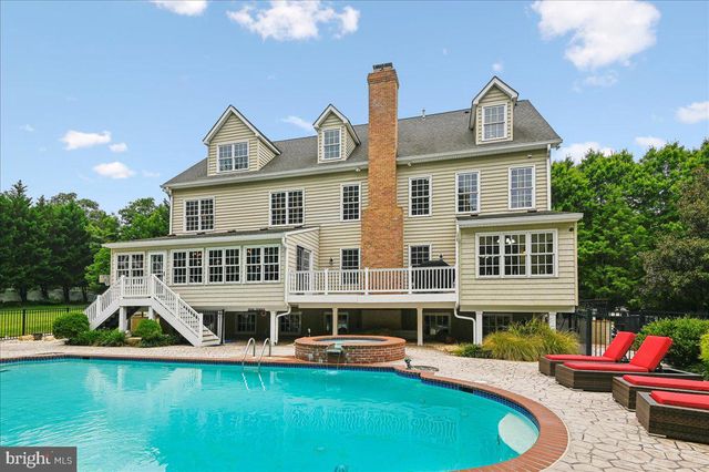 11 WALTERS WAY, Pasadena, MD 21122