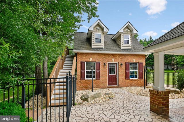 11 WALTERS WAY, Pasadena, MD 21122