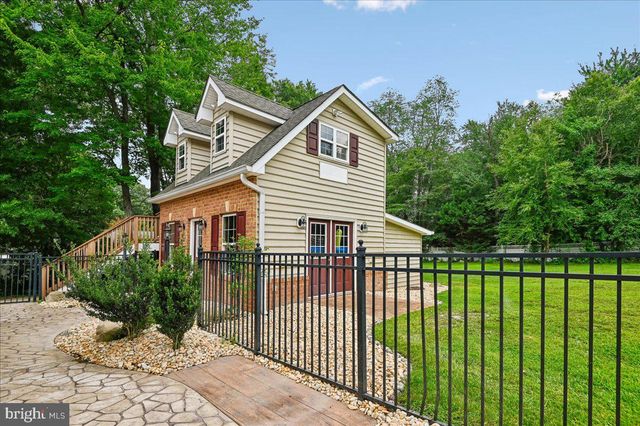 11 WALTERS WAY, Pasadena, MD 21122