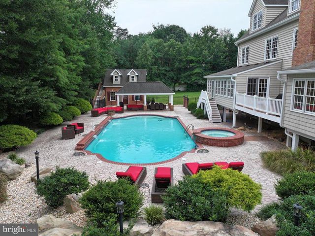 11 WALTERS WAY, Pasadena, MD 21122