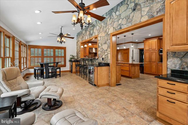 11 WALTERS WAY, Pasadena, MD 21122