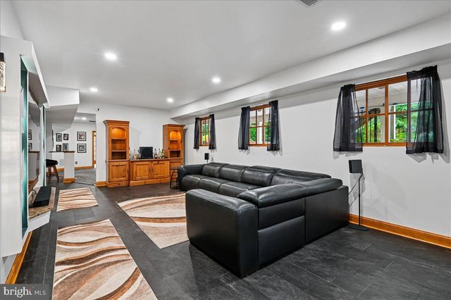 11 WALTERS WAY, Pasadena, MD 21122