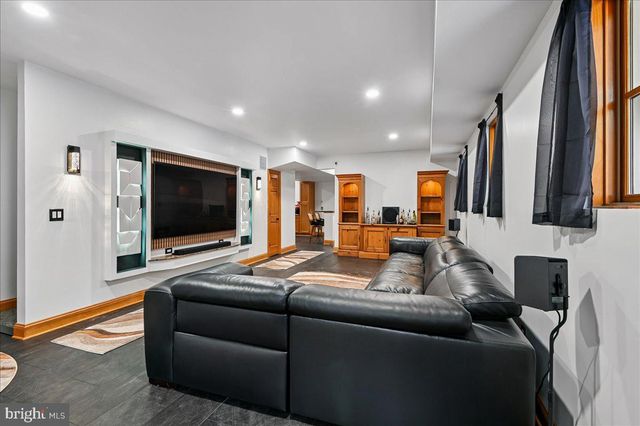 11 WALTERS WAY, Pasadena, MD 21122