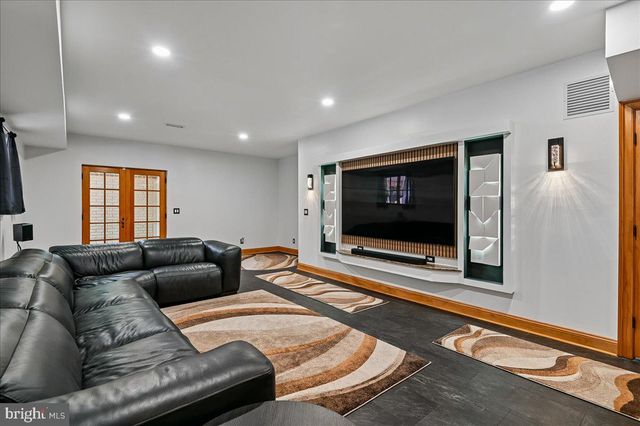 11 WALTERS WAY, Pasadena, MD 21122