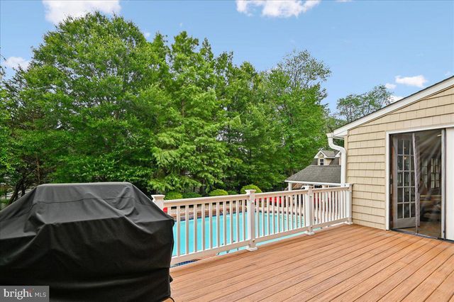 11 WALTERS WAY, Pasadena, MD 21122