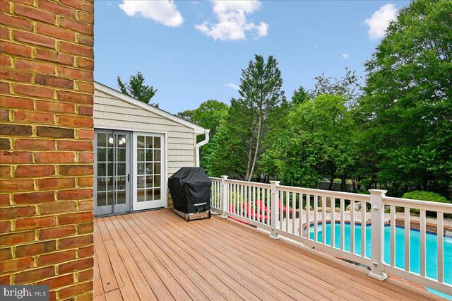 11 WALTERS WAY, Pasadena, MD 21122