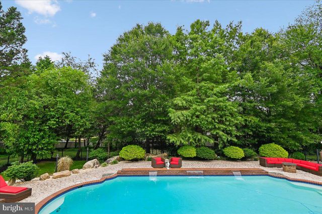 11 WALTERS WAY, Pasadena, MD 21122