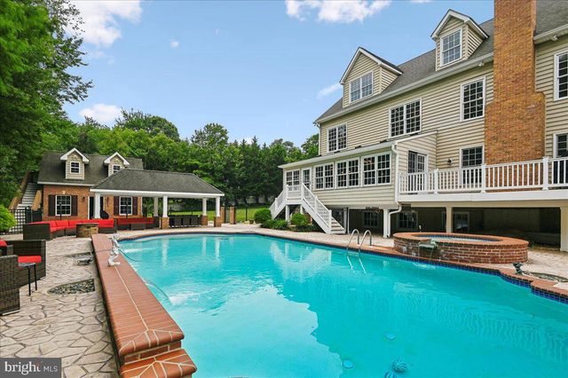 11 WALTERS WAY, Pasadena, MD 21122