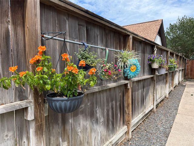 2750 Fontana Drive, Houston, TX 77043