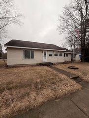 156 S Stearns Street, Barryton, MI 49305