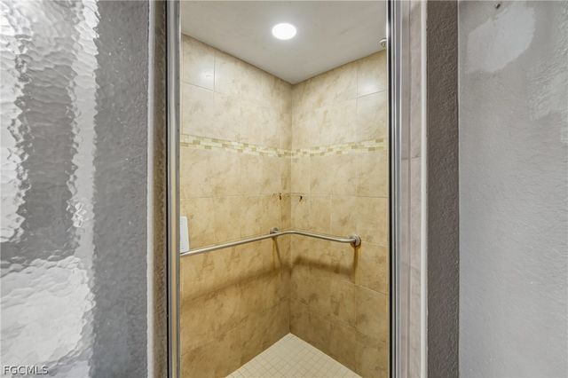 1204 NE 10th TER, Cape Coral, FL 33909