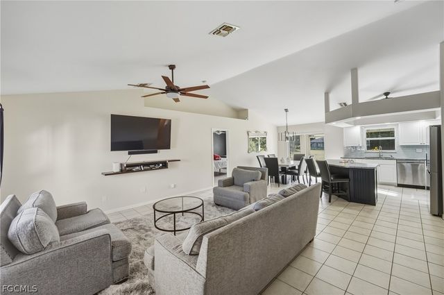 1204 NE 10th TER, Cape Coral, FL 33909