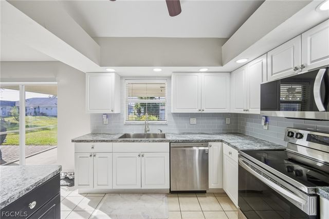 1204 NE 10th TER, Cape Coral, FL 33909