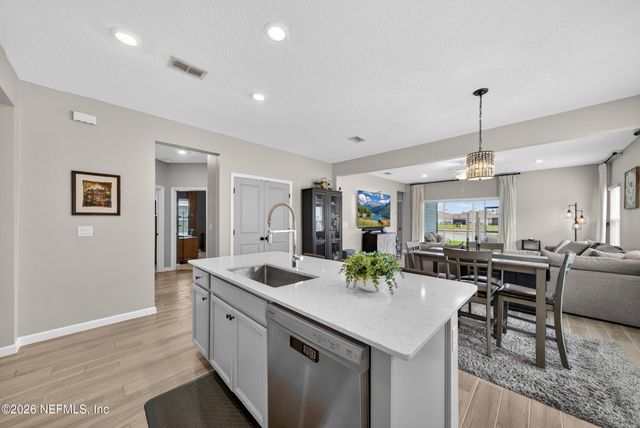 9717 LOVAGE Lane, Jacksonville, FL 32219