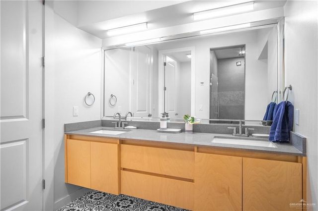 6706 N 11th Lane, Mcallen, TX 78504