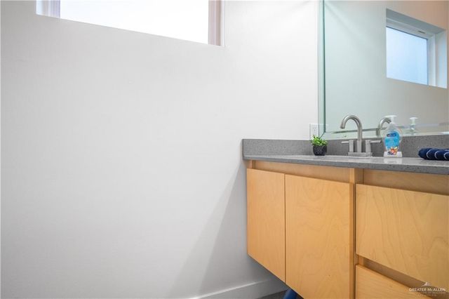 6706 N 11th Lane, Mcallen, TX 78504