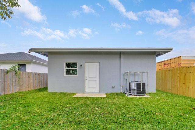 706 21st Street, West Palm Beach, FL 33407