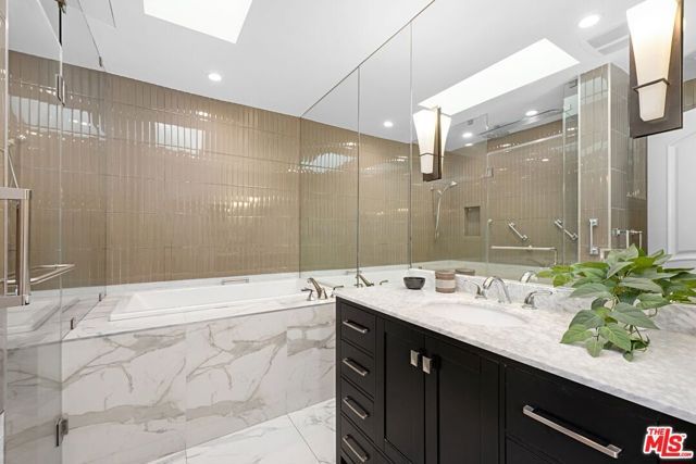 1173 S Point View Street, Los Angeles, CA 90035