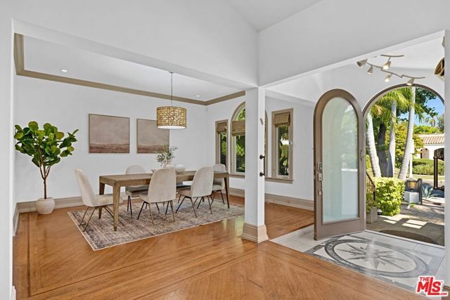 1173 S Point View Street, Los Angeles, CA 90035