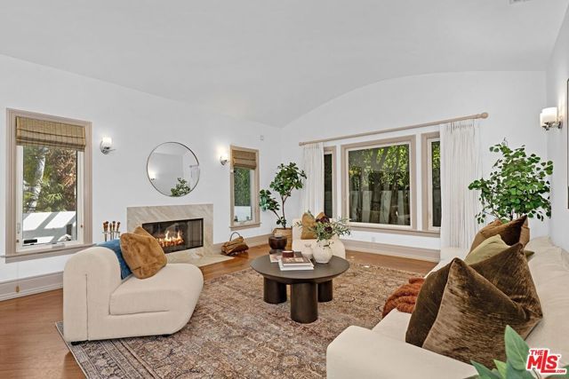 1173 S Point View Street, Los Angeles, CA 90035