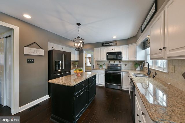 443 KNOLLBROOK DR, Langhorne, PA 19047