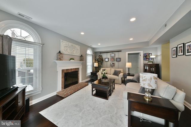 443 KNOLLBROOK DR, Langhorne, PA 19047